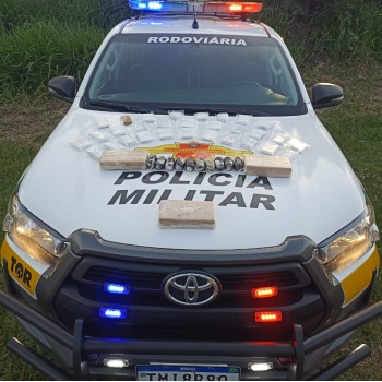 TOR da Polícia Militar Rodoviária prende boliviano com cocaína e dry na bagagem